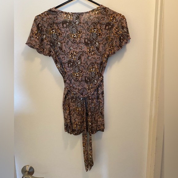 Digital size small patterned top - Picture 2 of 2